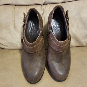 NIB Born Zowy Clogs sz 37